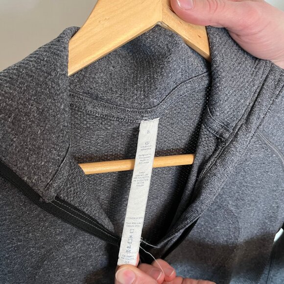 lululemon. Swiftly Tech 1/2 Zip. Long Sleeve Top. Grey Color. Size 8. Womens. - Picture 8 of 11